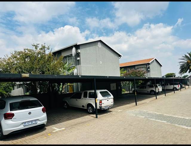 3 BEDROOM APARTMENT FOR SALE IN CASTLEVIEW